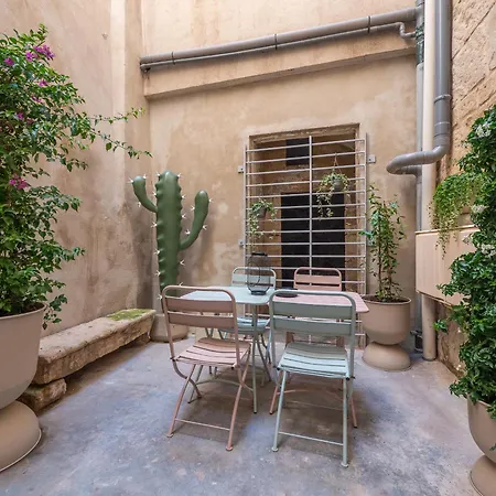 L'ecrin Nimois - Le Patio Daire