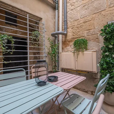 Daire L'ecrin Nimois - Le Patio